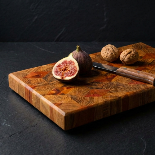 Skärbräda i ek och mahogny, 27x21x3,5 cm